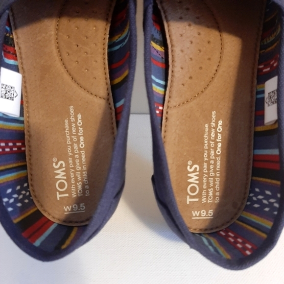 Toms Classic Canvas Shoes NWOT - Picture 4 of 5